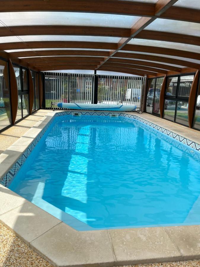 Gite Avec Piscine Lestrem Экстерьер фото